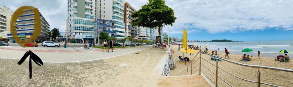 Apartamento Vista Mar 209 - 2 Quartos - Praia Do Morro - Predio Frente Mar - Varanda Com Vista Mar - Elevador - Atravessou A Avenida, Ja Esta Na Praia - Com Garagem - Internet 구아라파리 외부 사진