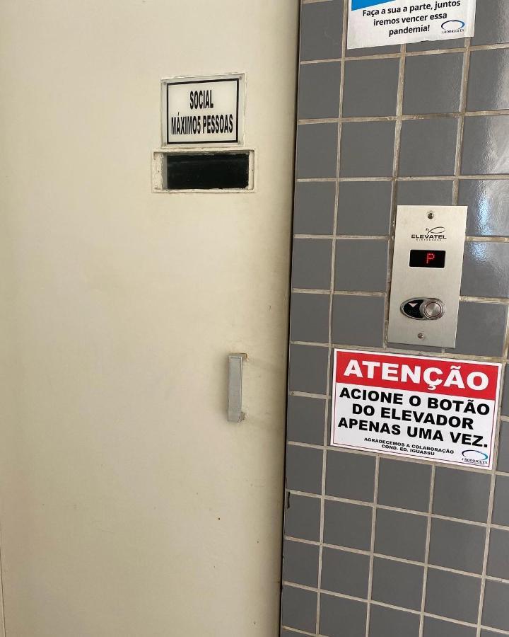Apartamento Vista Mar 209 - 2 Quartos - Praia Do Morro - Predio Frente Mar - Varanda Com Vista Mar - Elevador - Atravessou A Avenida, Ja Esta Na Praia - Com Garagem - Internet 구아라파리 외부 사진