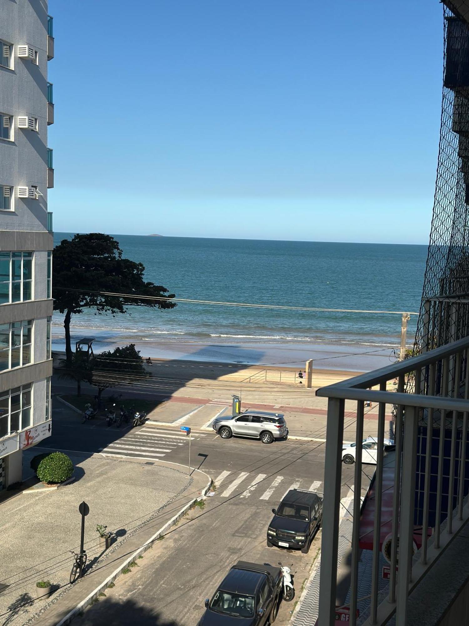 Apartamento Vista Mar 209 - 2 Quartos - Praia Do Morro - Predio Frente Mar - Varanda Com Vista Mar - Elevador - Atravessou A Avenida, Ja Esta Na Praia - Com Garagem - Internet 구아라파리 외부 사진