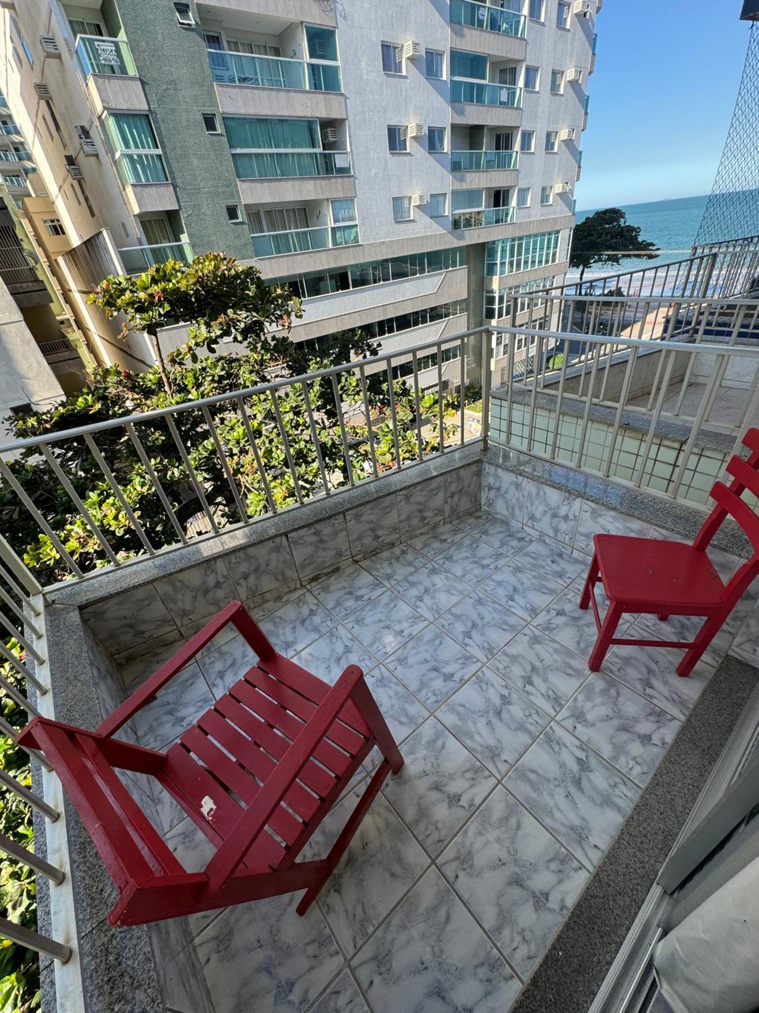 Apartamento Vista Mar 209 - 2 Quartos - Praia Do Morro - Predio Frente Mar - Varanda Com Vista Mar - Elevador - Atravessou A Avenida, Ja Esta Na Praia - Com Garagem - Internet 구아라파리 외부 사진